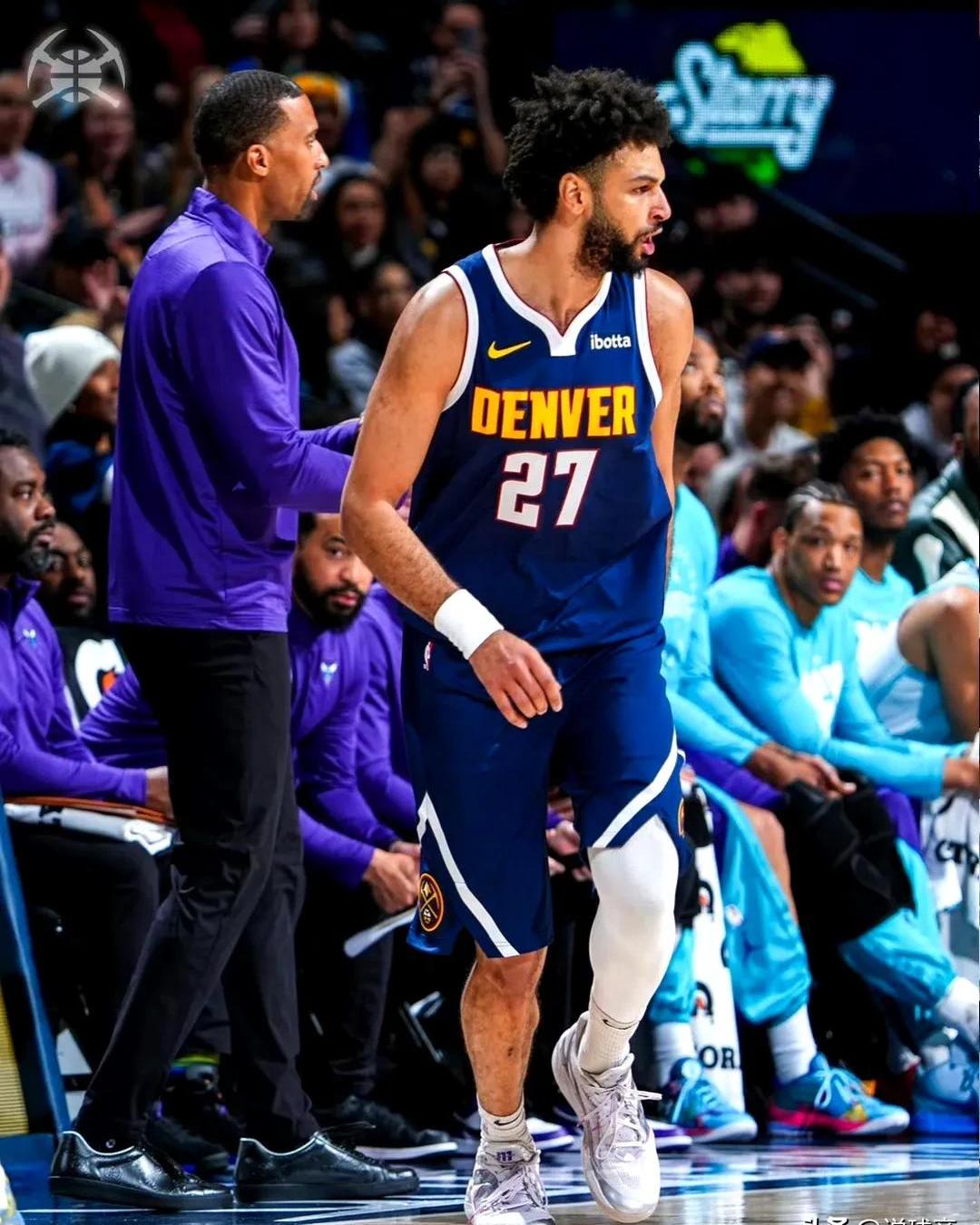 爱游戏体育-表现优异引发热议！，穆雷在热火比赛中重返赛场观众掌声雷动的简单介绍-爱游戏体育