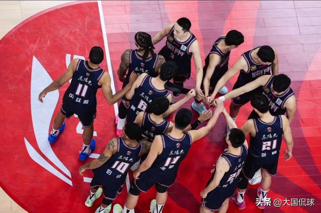 今夜CBA季后赛焦点战，武汉三镇内部沟通，管理层满意，年轻球员得到机会的简单介绍
